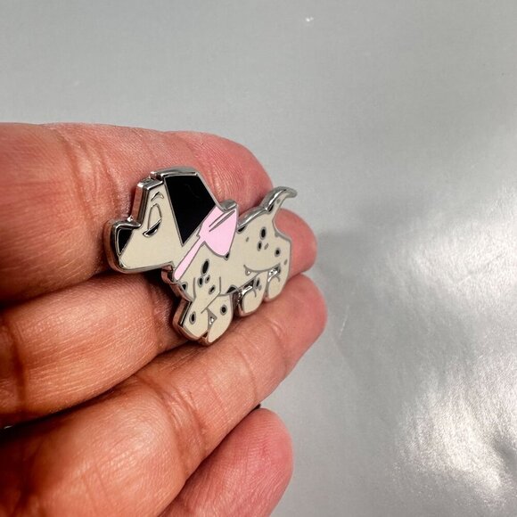Dalmatian 101 Puppy Dog Lapel Pin Bow Accessories Brooch Badge Jewelry Pin - Picture 2 of 8